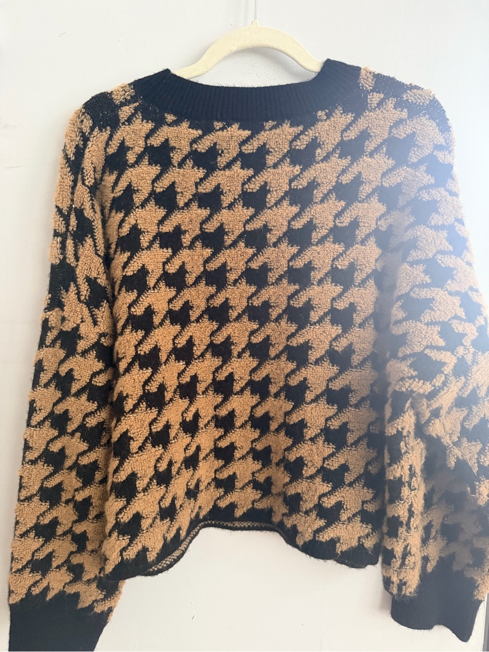 Max Studio Houndstooth Crewneck Sweater - Black & Tan